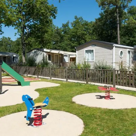 Mobil-home Confortable Avec Terrasse à - Api-1-52-286 Campeggio Royan